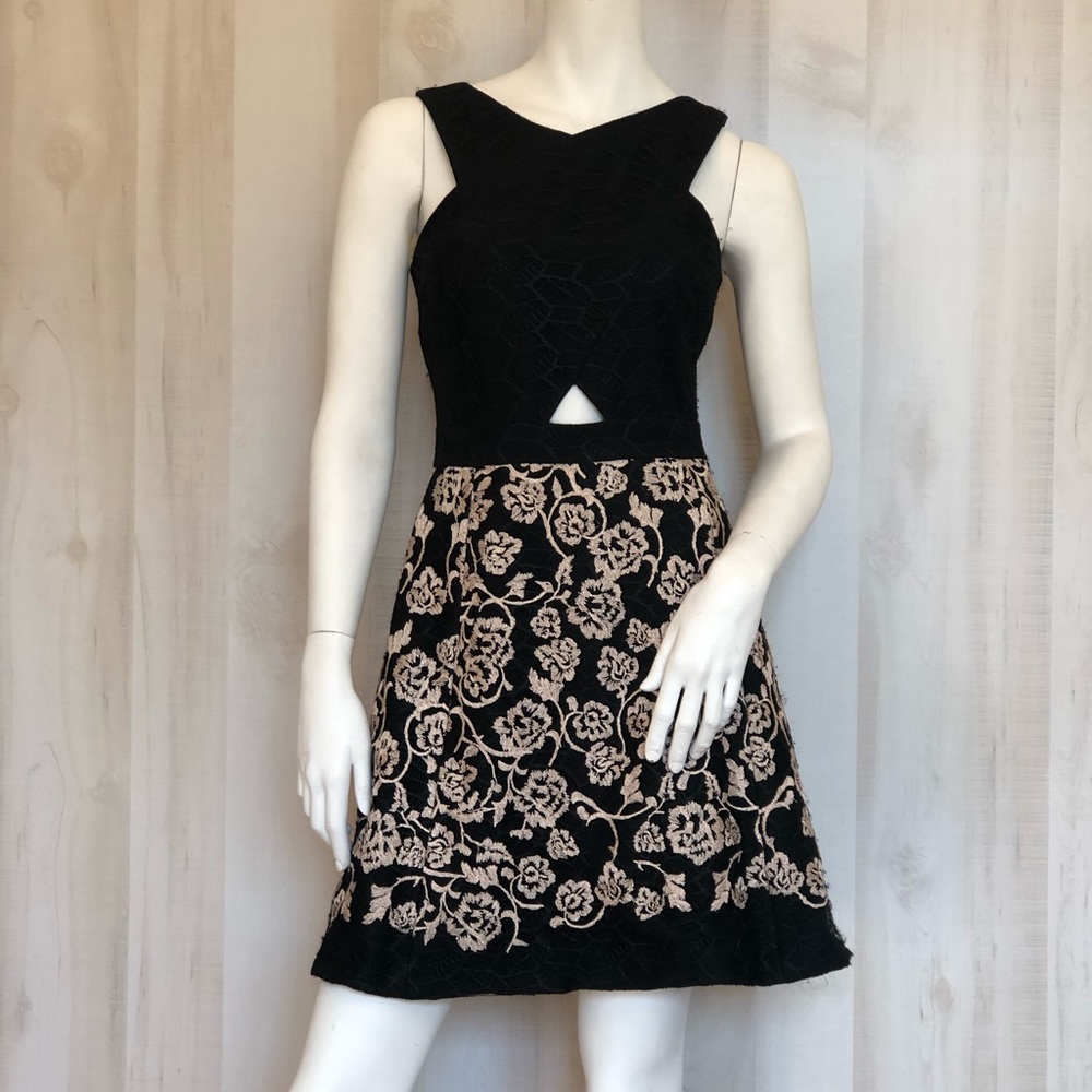Gianni Bini |Sheath Mini Dress